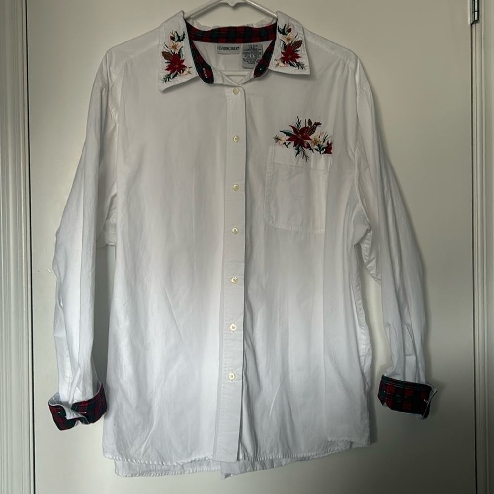 Cabin Creek Button Down Long Sleeve Vintage Embroidered Christmas Shirt
